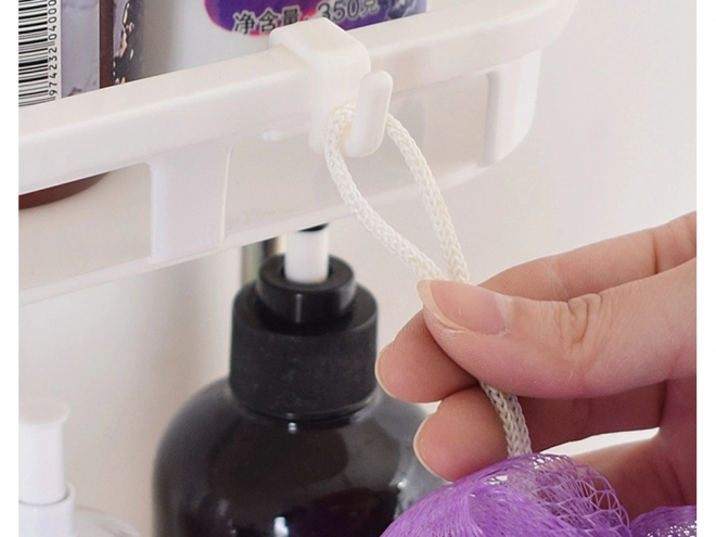Étagère de salle de bain au-dessus du siège de toilette