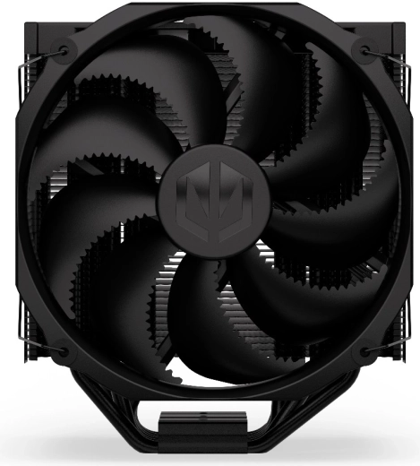 Performance silencieuse grâce au ventilateur Fluctus 140 PWM