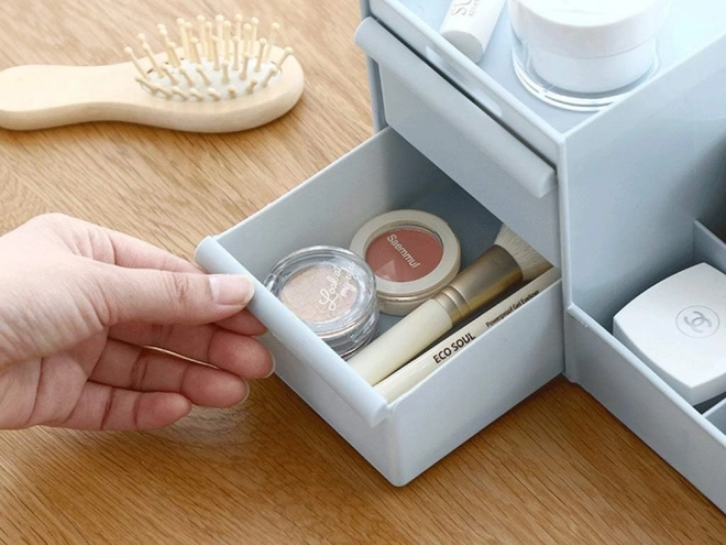 Organisateur de cosmétique dans l'armoire avec deux tiroirs