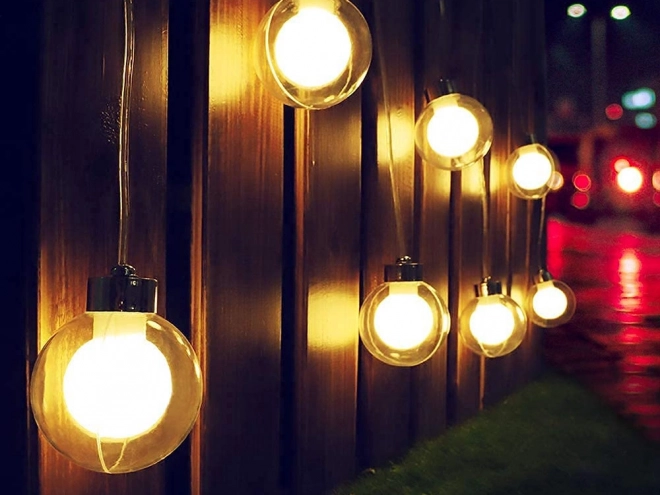 Éclairage solaire de jardin avec 20 ampoules LED chaudes
