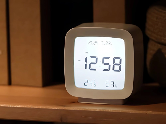 Réveil avec fonction snooze et mesure de la température et de l'humidité