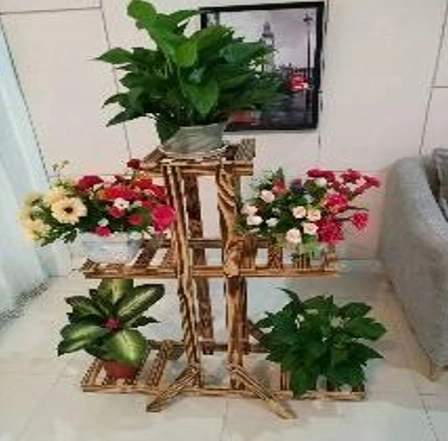 Support à trois niveaux en bois pour pots de fleurs