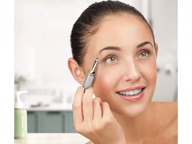 Épilateur féminin pour sourcils et rasoir pour le visage et le bikini