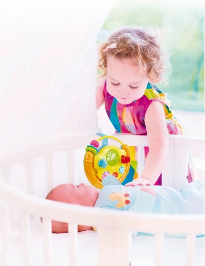 Fixation facile sur le lit ou la poussette