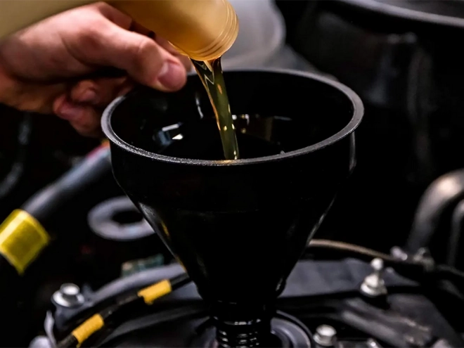 Grand entonnoir à carburant avec tamis