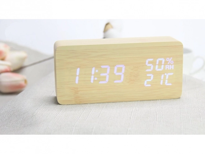 Réveil électronique moderne avec USB
