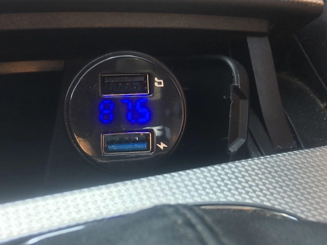 Transmetteur FM multifonction pour voiture avec Bluetooth