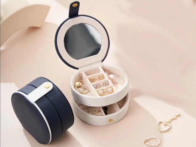 Organisateur de bijoux dans un étui rond
