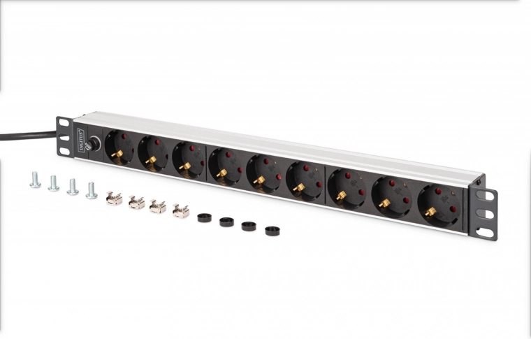9 prises Schuko orientées à 45°