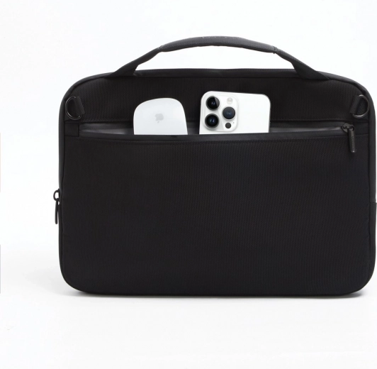 Organisation astucieuse et poche pour accessoires