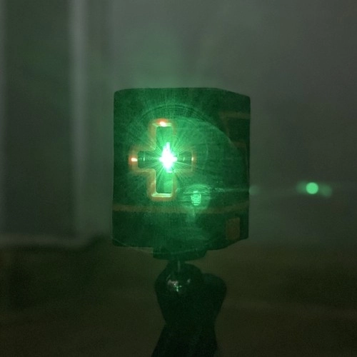 Niveau laser avec laser croisé vert