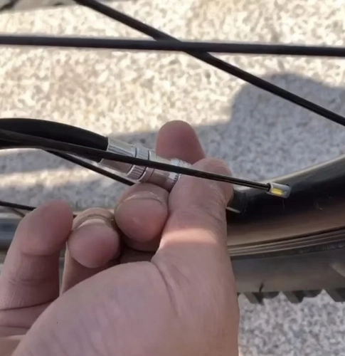 Pompe à vélo manuelle avec support Trizand