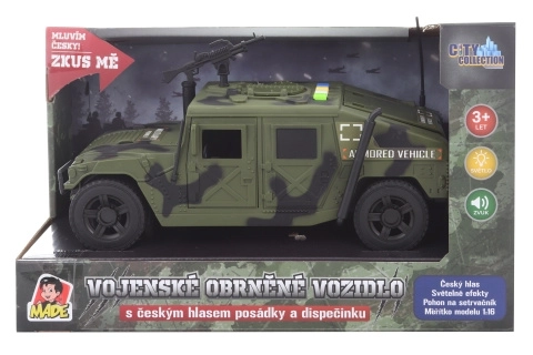 Véhicule blindé militaire avec voix tchèque