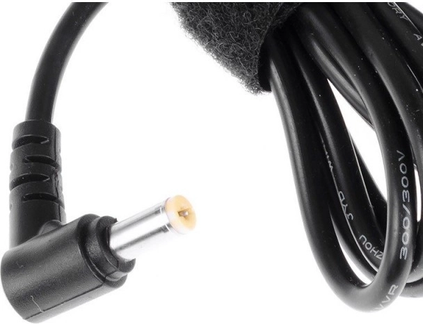 Connecteur adéquat 5,5 × 1,7 mm