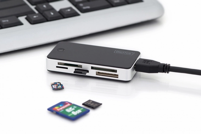 lecteur de cartes mémoire 5 ports USB 3.0 SuperSpeed