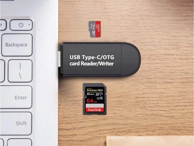 Lecteur de cartes universel USB-C et Micro USB