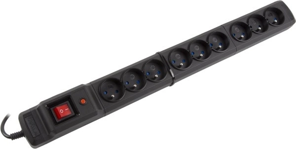 Neuf prises avec mise à la terre