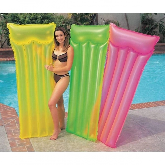 Matelas gonflable couleur néon