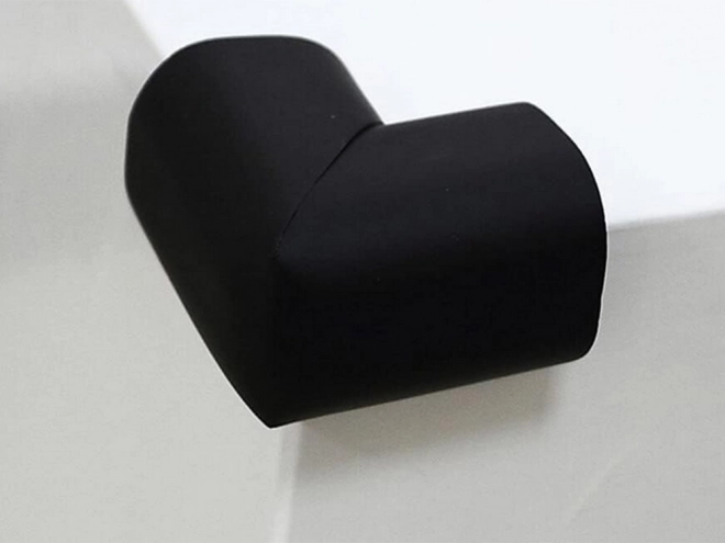 Coins de protection pour meubles noirs