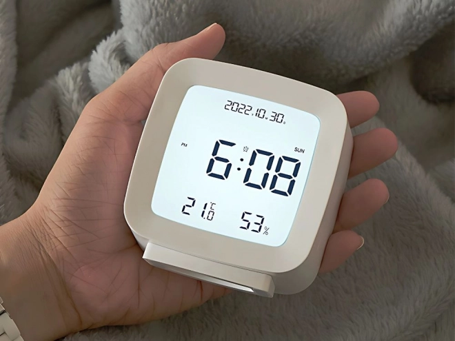 Réveil avec fonction snooze et mesure de la température et de l'humidité