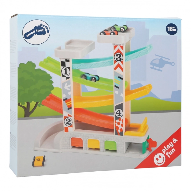 Circuit de course avec parking et garages