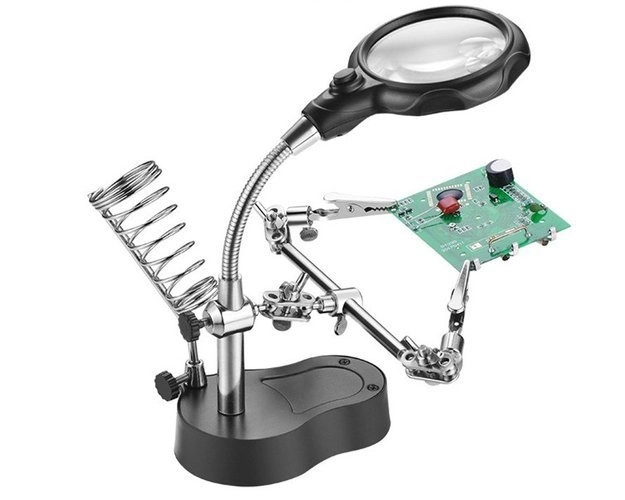 Troisième main avec loupe et éclairage LED