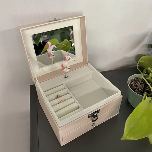 Boîte à bijoux/armoire avec boîte à musique 22903