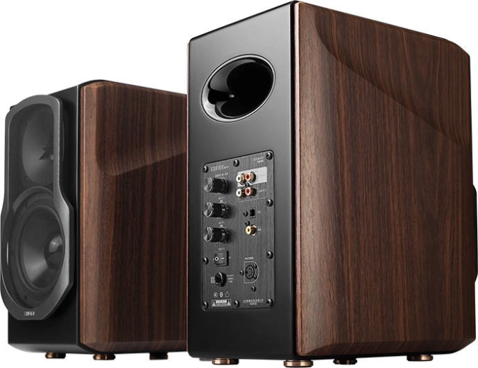 Connectique riche et contrôle facile