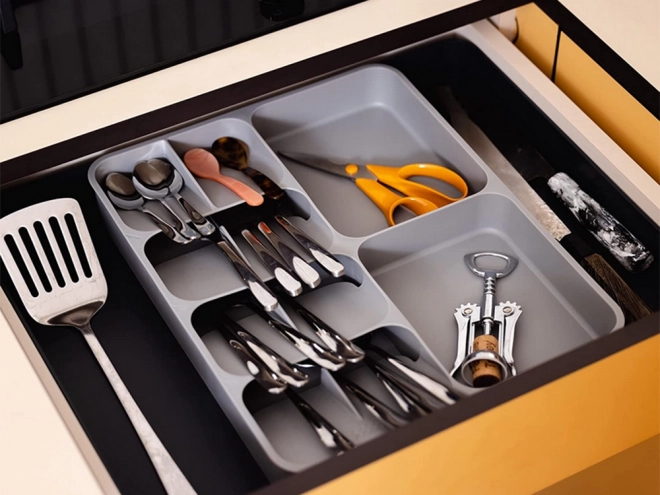 Organisateur pour ustensiles de cuisine dans une boîte de rangement
