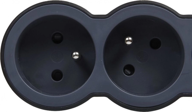 Prises mises à la terre (2P+PE) sécurisées