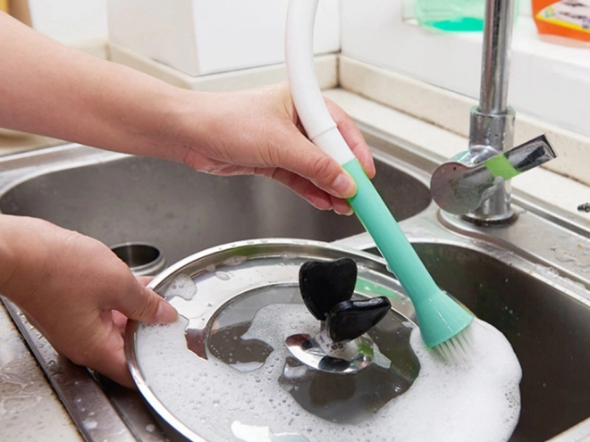 Accessoire de brosse pour robinet d'évier