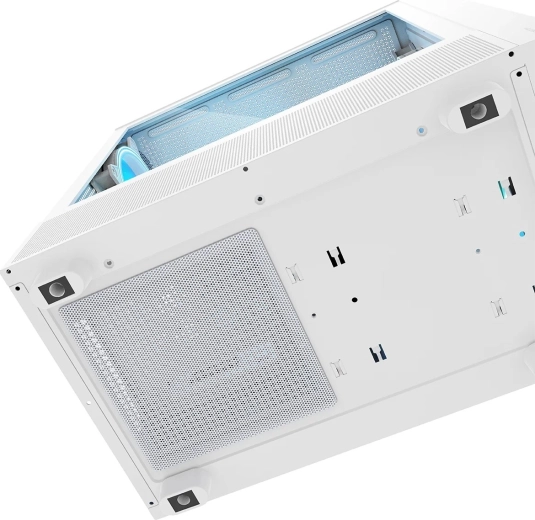 Intérieur propre grâce aux filtres et au cable management