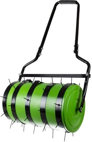 Aération de la pelouse avec cinq sections à pointes