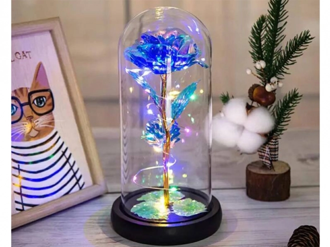 Rose éternelle dans un dôme en verre avec éclairage LED