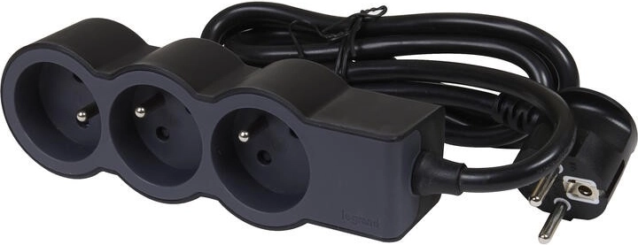 3 prises et puissance 16 A / 3680 W