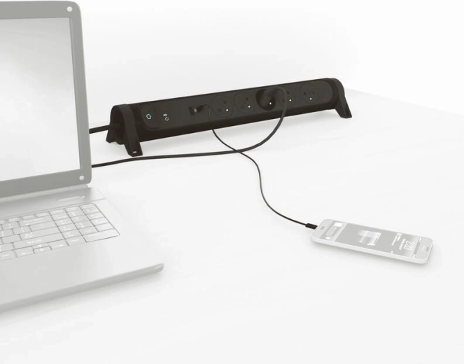 Alimentez et rechargez simultanément