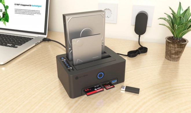 Lecteur de cartes avec station d'accueil double pour SSD/HDD