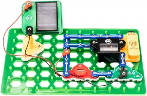 Panneau solaire, moteur et ventilateur en action