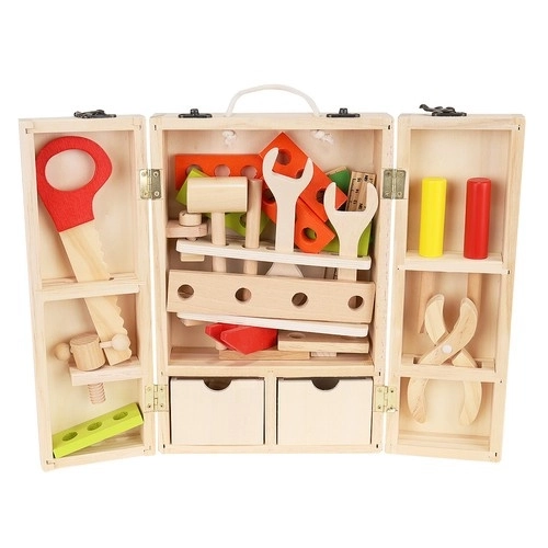 Boîte + ensemble d'outils en bois 22697