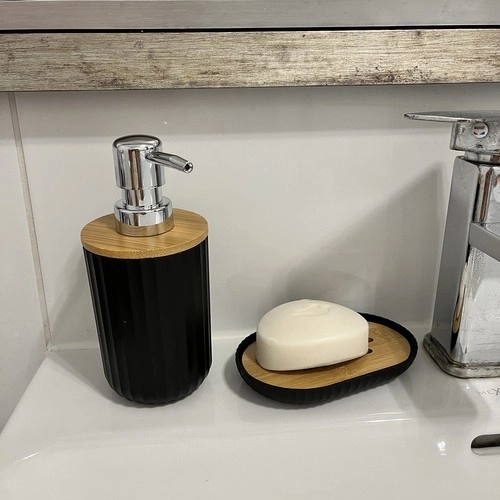 Distributeur pratique et porte-savon avec évacuation de l’eau