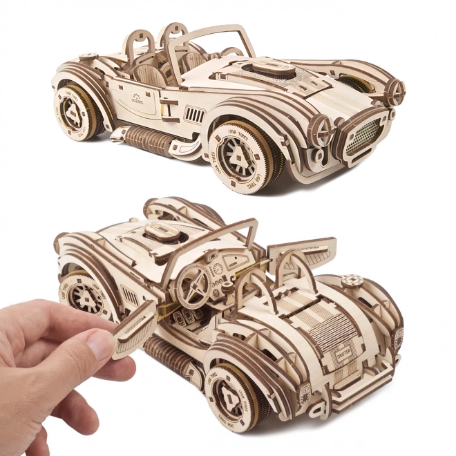 Puzzle mécanique en 3D Ugears en bois Voiture de course en drift Cobra