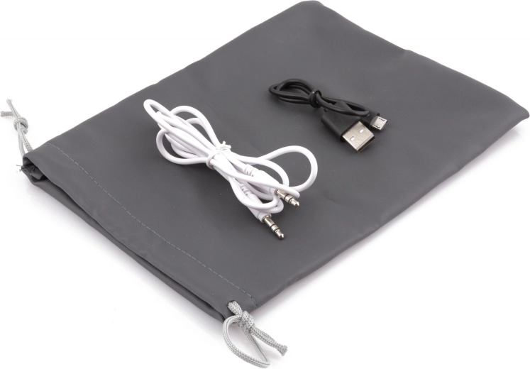 Jusqu’à 30 heures d’écoute + accessoires pratiques