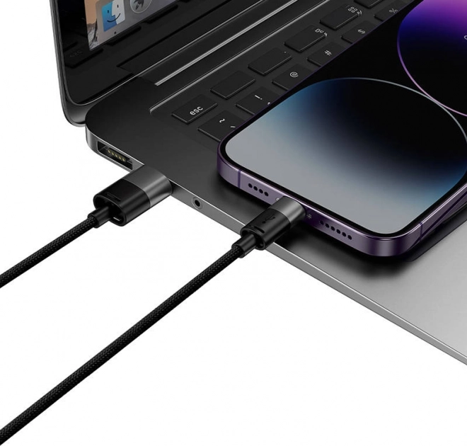 Chargez 3 appareils simultanément