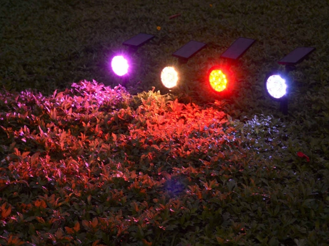 Lampe de jardin solaire RGBW