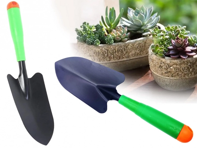Pelle de transplantation de jardin