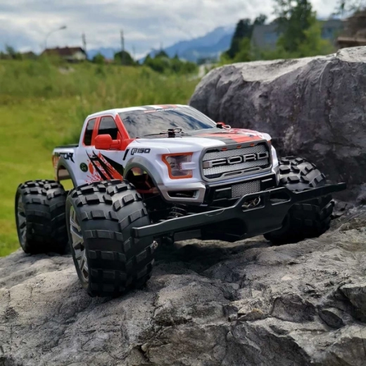 Transmission 4x4 et amortisseurs à huile pour une traction maximale