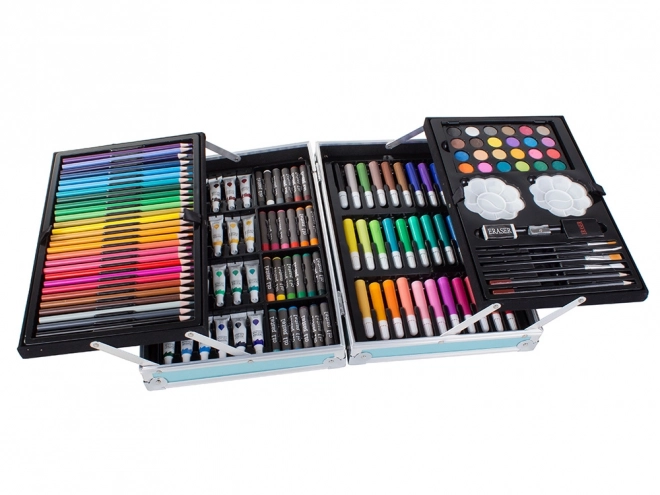 Ensemble artistique pour enfants dans une valise
