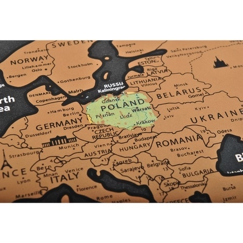 Carte du monde à gratter avec drapeaux et accessoires