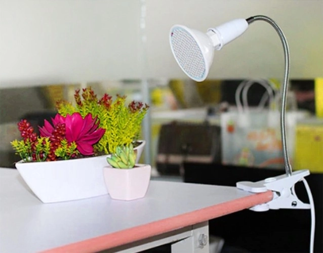 Lampe LED pour croissance des plantes 200 LED E27