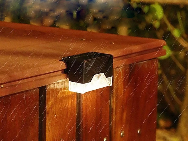 Lumières solaires extérieures avec capteur
